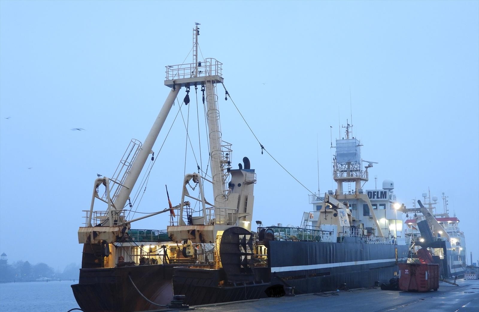FREEZING TRAWLER
